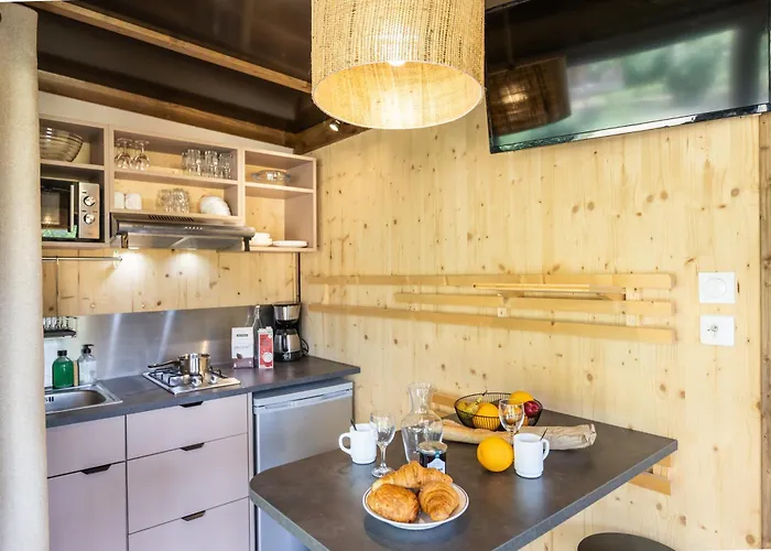 Citykamp Valkenburg - Maastricht مكان تخييم *